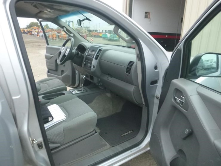 2016-nissan-frontier-image-6