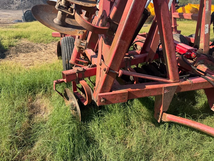 massey-ferguson-820-image-42