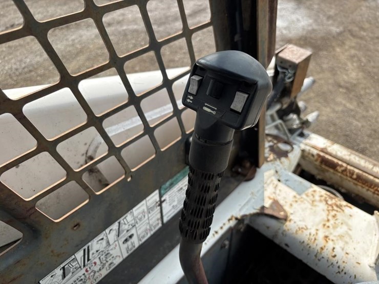 2000-bobcat-864-image-24