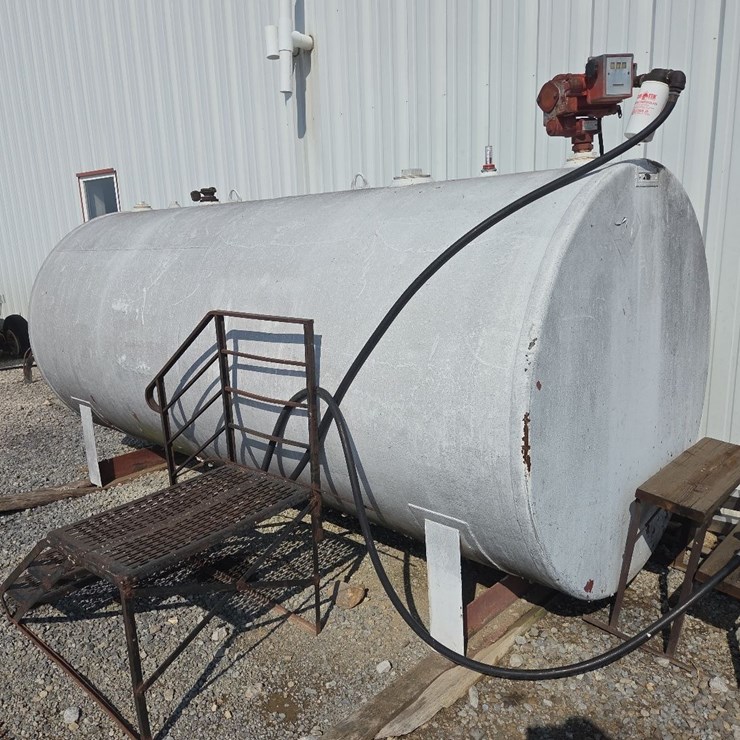 2000 fuel tankw/ electric pump