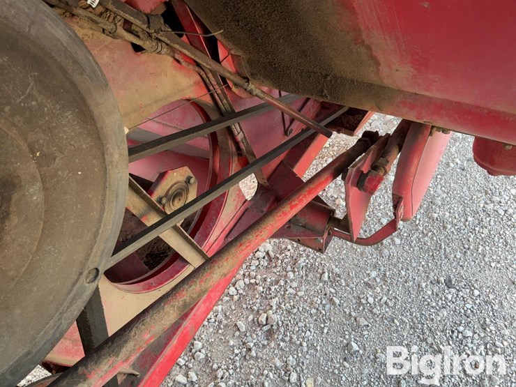 1966-massey-ferguson-410-image-10