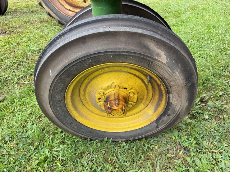 john-deere-b-image-12