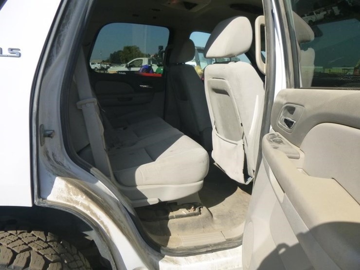 2009-chevrolet-tahoe-image-22