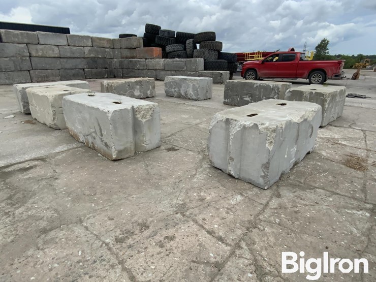 6'-x-3'-x-2.5'-interlocking-concrete-blocks-image-20