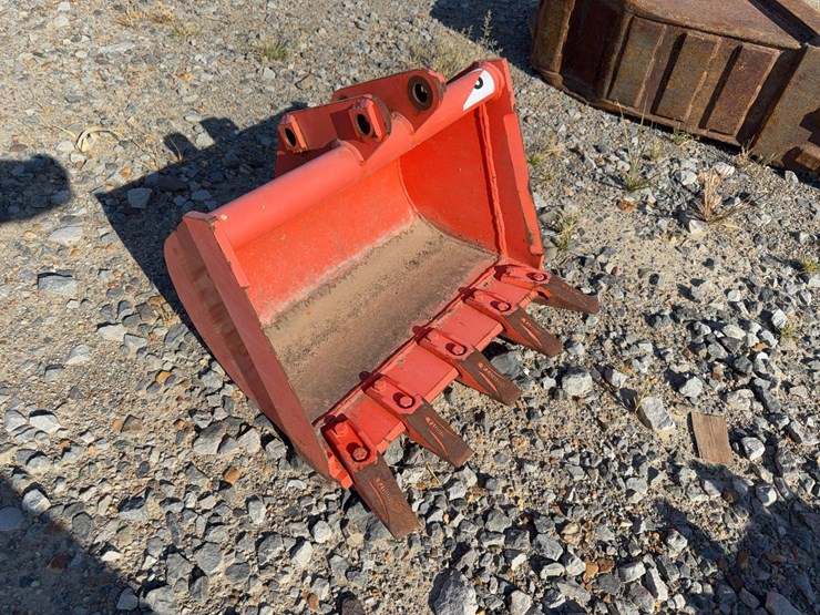 #49340-•-kubota-12"-mini-excavator-bucket-inv#49340-image-2