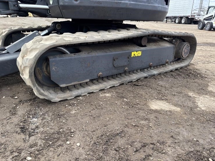 2013-bobcat-e26em-hydraulic-excavator-image-23