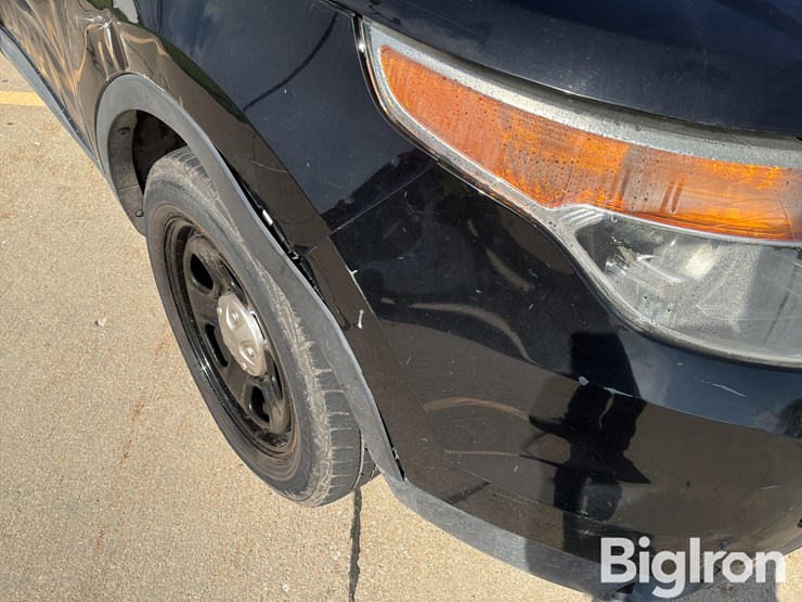 2015-ford-explorer-image-14