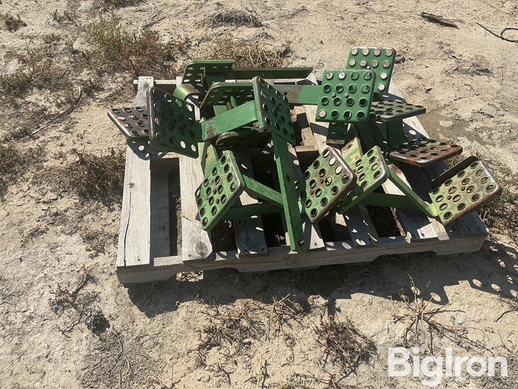 john-deere-30-image-6