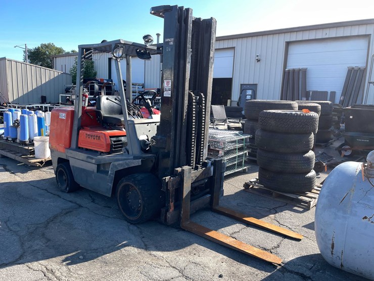 #1626-•-toyota-10,000lb-lift-capacity-forklift-(o3)-image-3