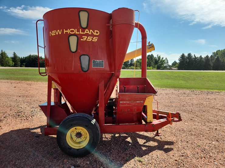 new-holland-355-image-14