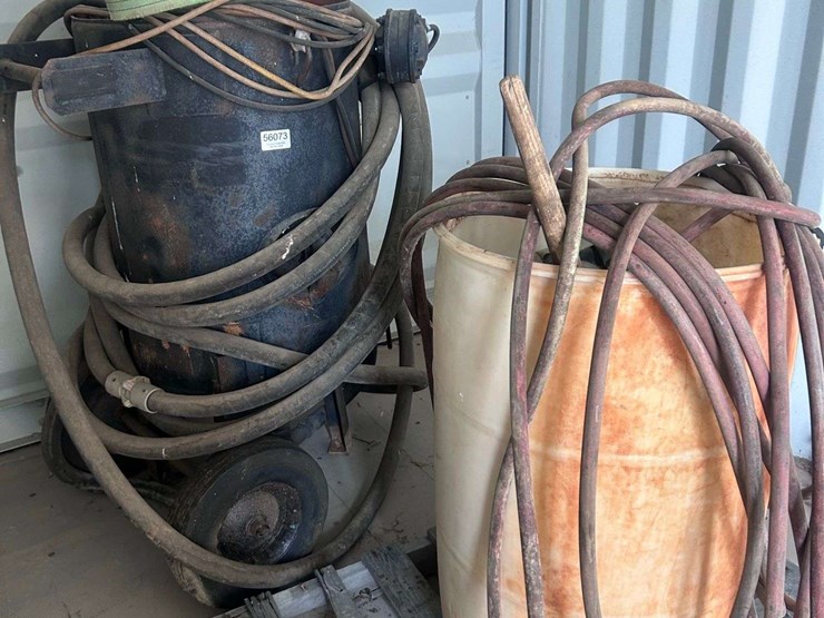 stocktown-tank-&-steel-industrial-sand-blaster-w/-assorted-hoses-image-2