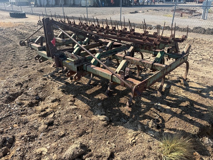 john-deere-1100-image-1