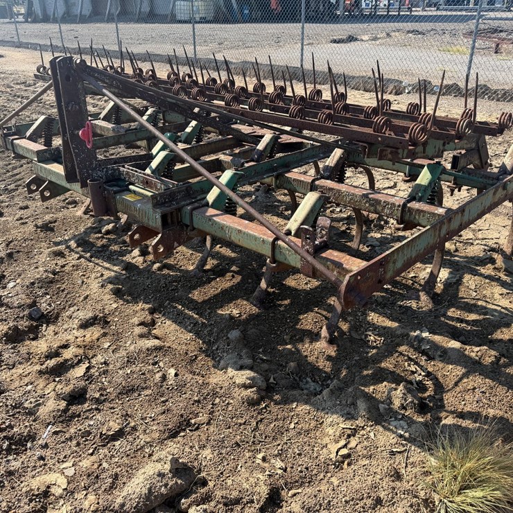 JOHN DEERE 1100