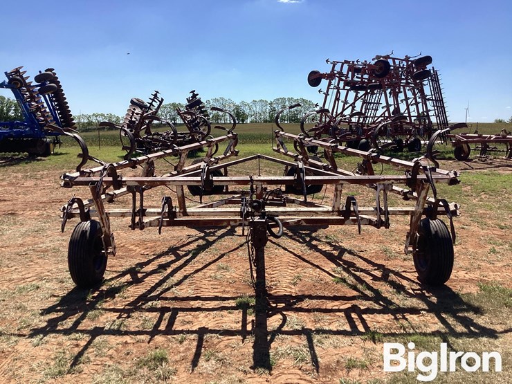 nh3-40’-anhydrous-knife-applicator-image-6