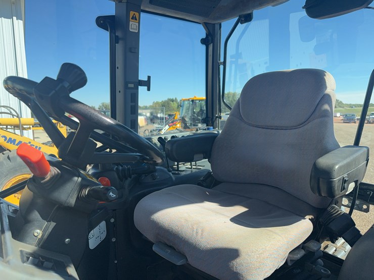 new-holland-tm125-image-20