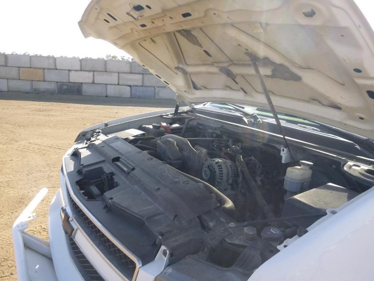 2009-chevrolet-tahoe-image-16