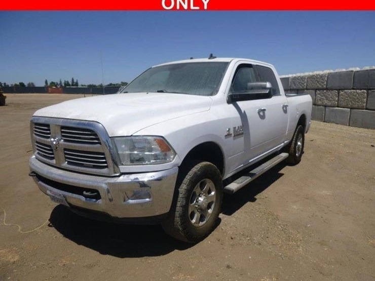 2017-dodge-3500-image-1
