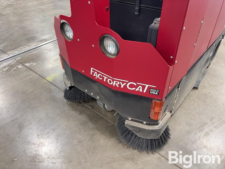 caterpillar-36-image-12