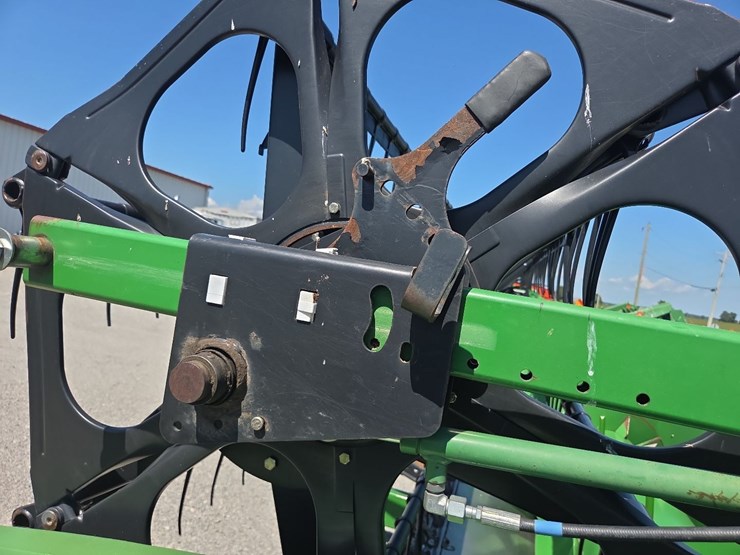 john-deere-635f-image-40