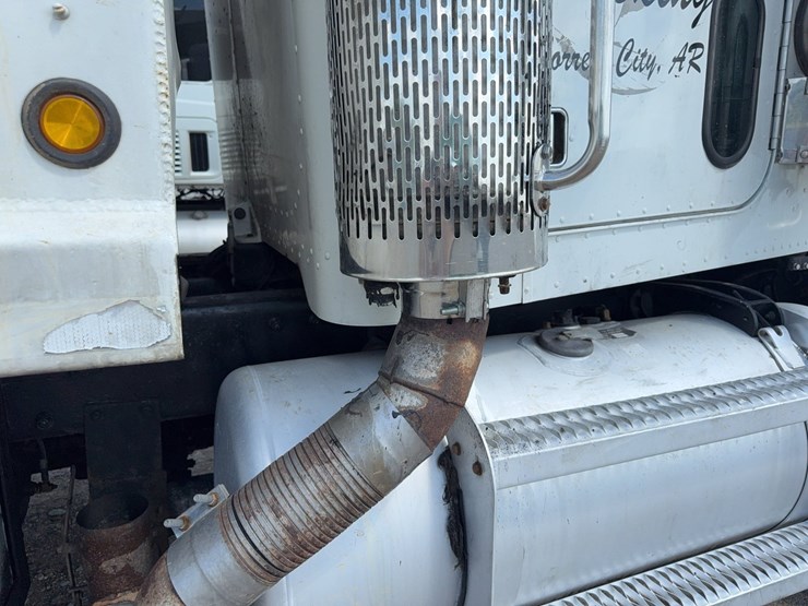 1996-peterbilt-357-image-43
