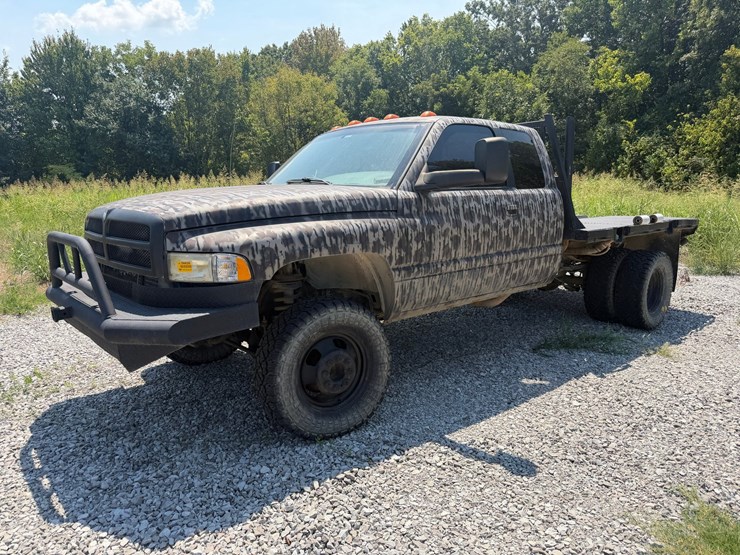 #54424-•-2002-dodge-ram-pickup-4x4-ext-cab-flatbed-pickup-3b7mf33602m299667-inv#54424-image-1