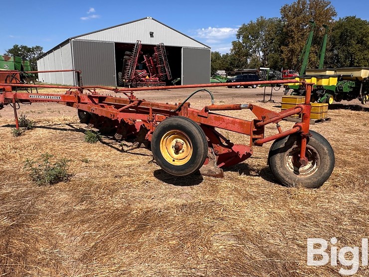 massey-ferguson-880-image-7