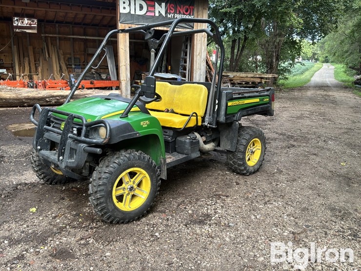 2012-john-deere-gator-image-1