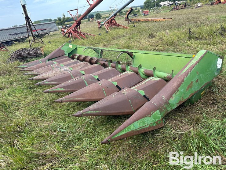 john-deere-8r30-corn-head-image-1