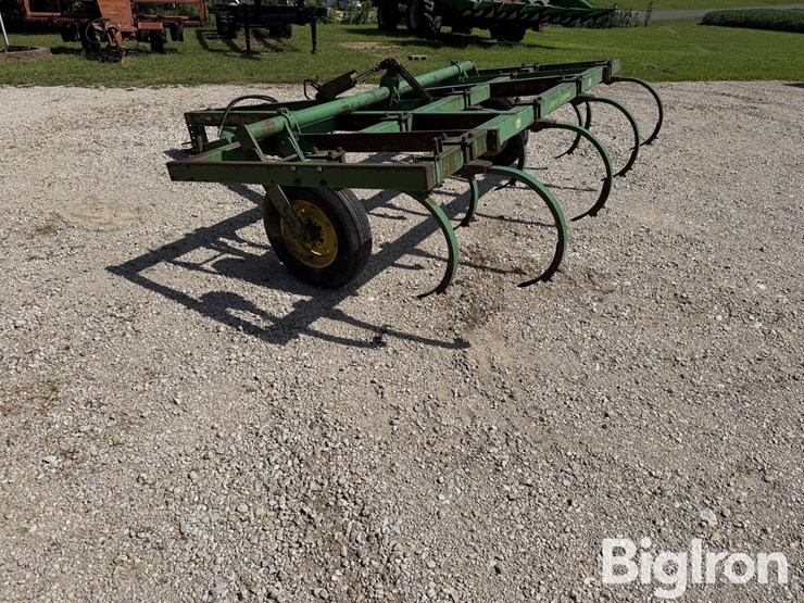 john-deere-100-image-7