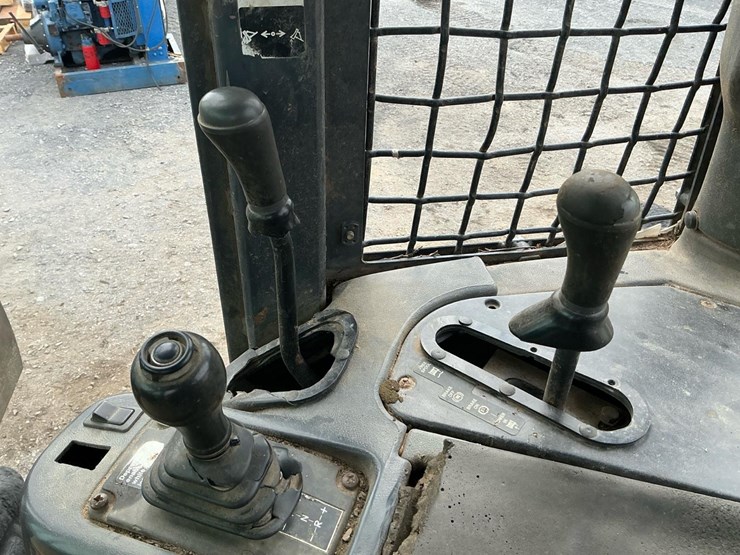 2005-john-deere-540-image-18