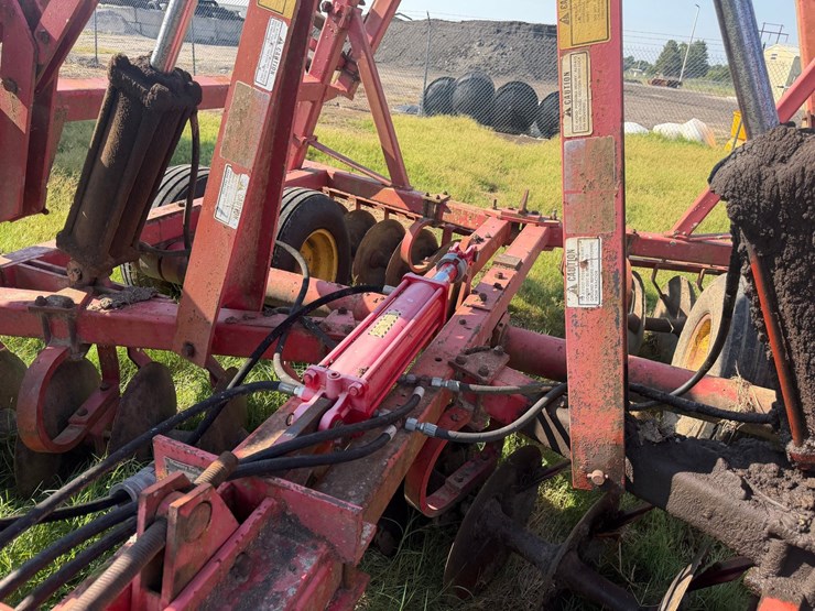 massey-ferguson-820-image-34
