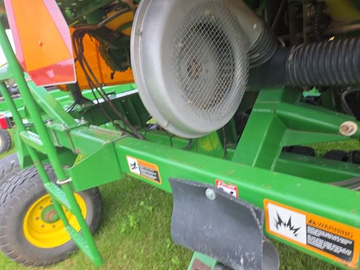 john-deere-1690-image-24