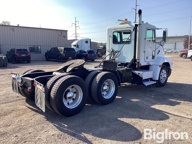 1997-freightliner-fld112-image-7