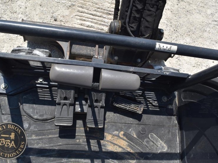 2020-deere-26g-image-52
