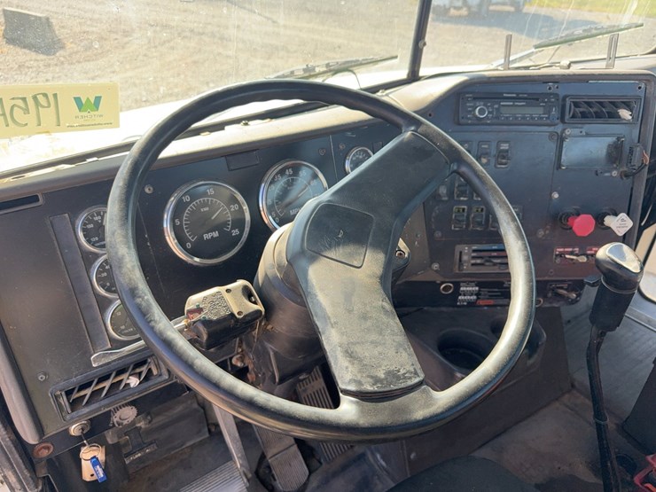 2000-international-9100-image-73