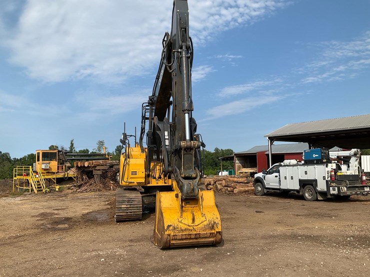 2023-john-deere-245-image-8