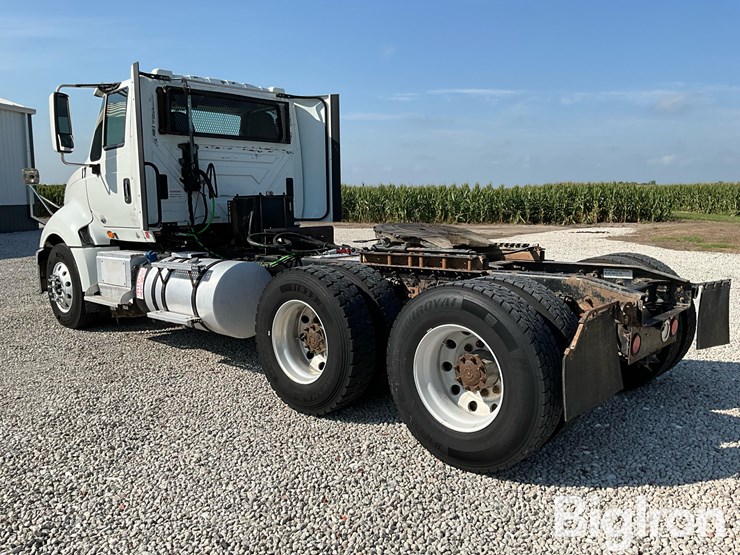 2017-international-prostar-image-7