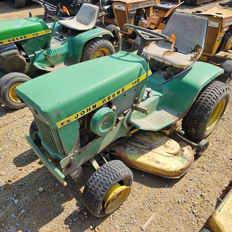 JOHN DEERE 140