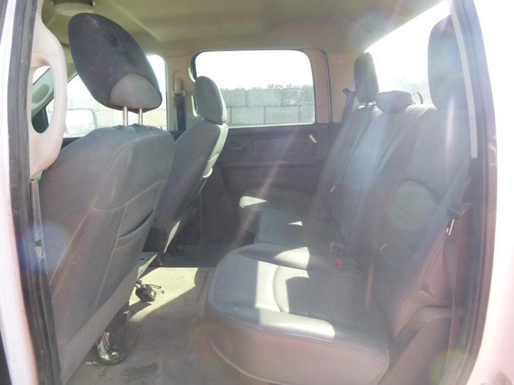 2016-dodge-1500-image-14