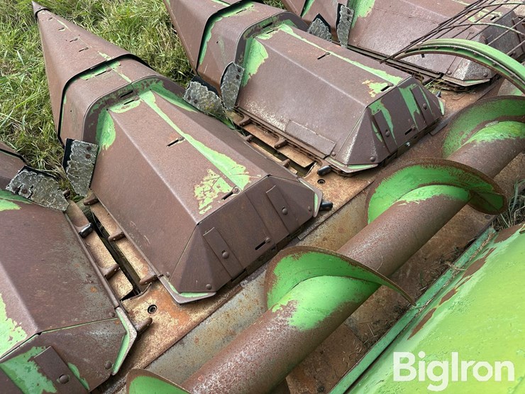 john-deere-8r30-corn-head-image-13