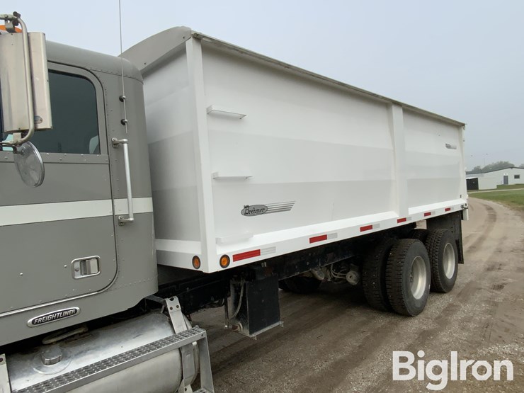 1997-freightliner-fld120-image-17