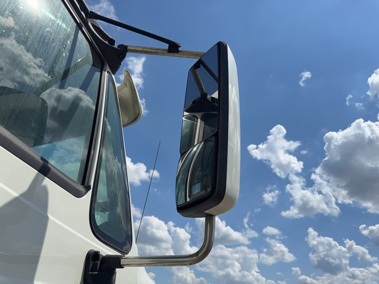 2015-international-prostar-image-41