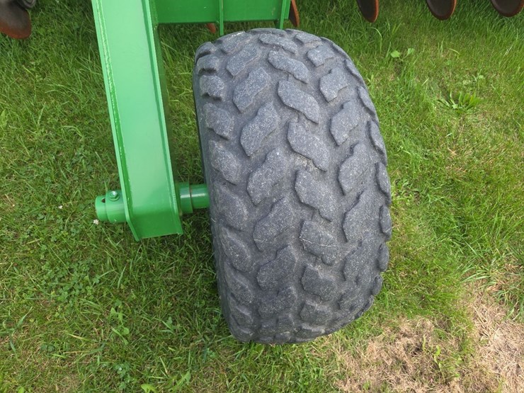 john-deere-1690-image-31