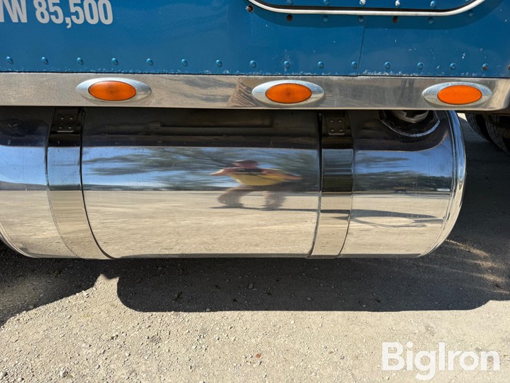 2007-peterbilt-379-image-12