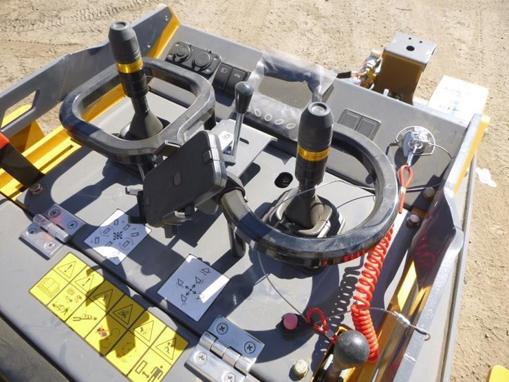 2026-derette-xc1100-skid-steer-track-loader-image-15