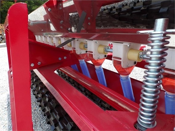 #1179-•-skid-steer-seeder-image-5