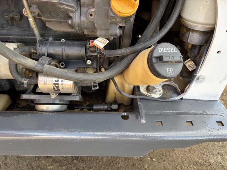 2020-bobcat-t450-image-36