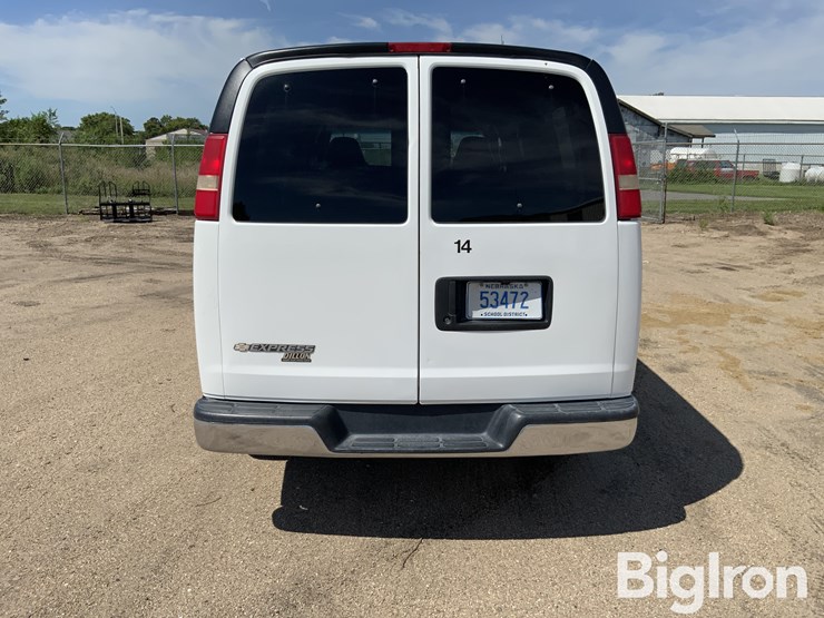 2009-chevrolet-express-g2500-image-6