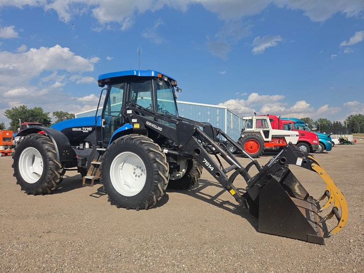new-holland-tv140-image-4