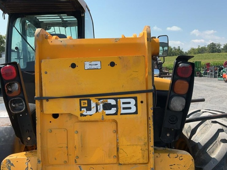 2012-jcb-550-image-53
